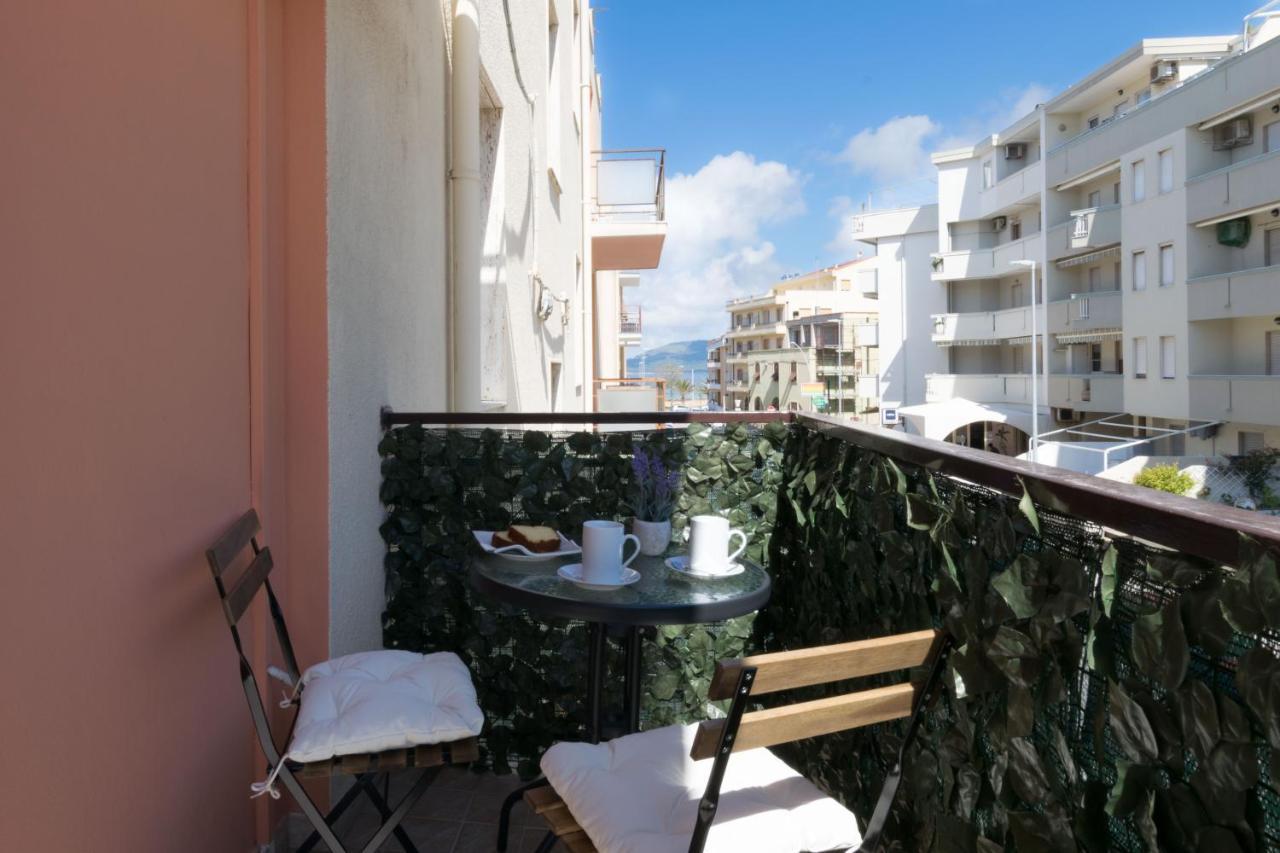 Passi Alterni Apartments Альгеро Екстер'єр фото