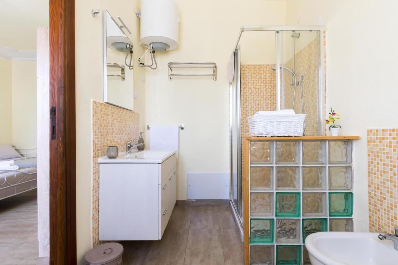 Passi Alterni Apartments Альгеро Екстер'єр фото
