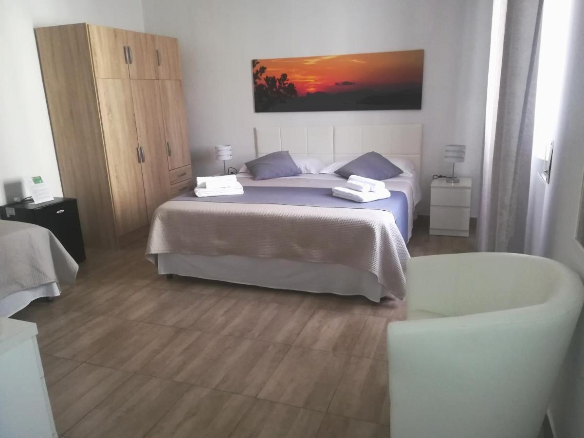 Passi Alterni Apartments Альгеро Екстер'єр фото