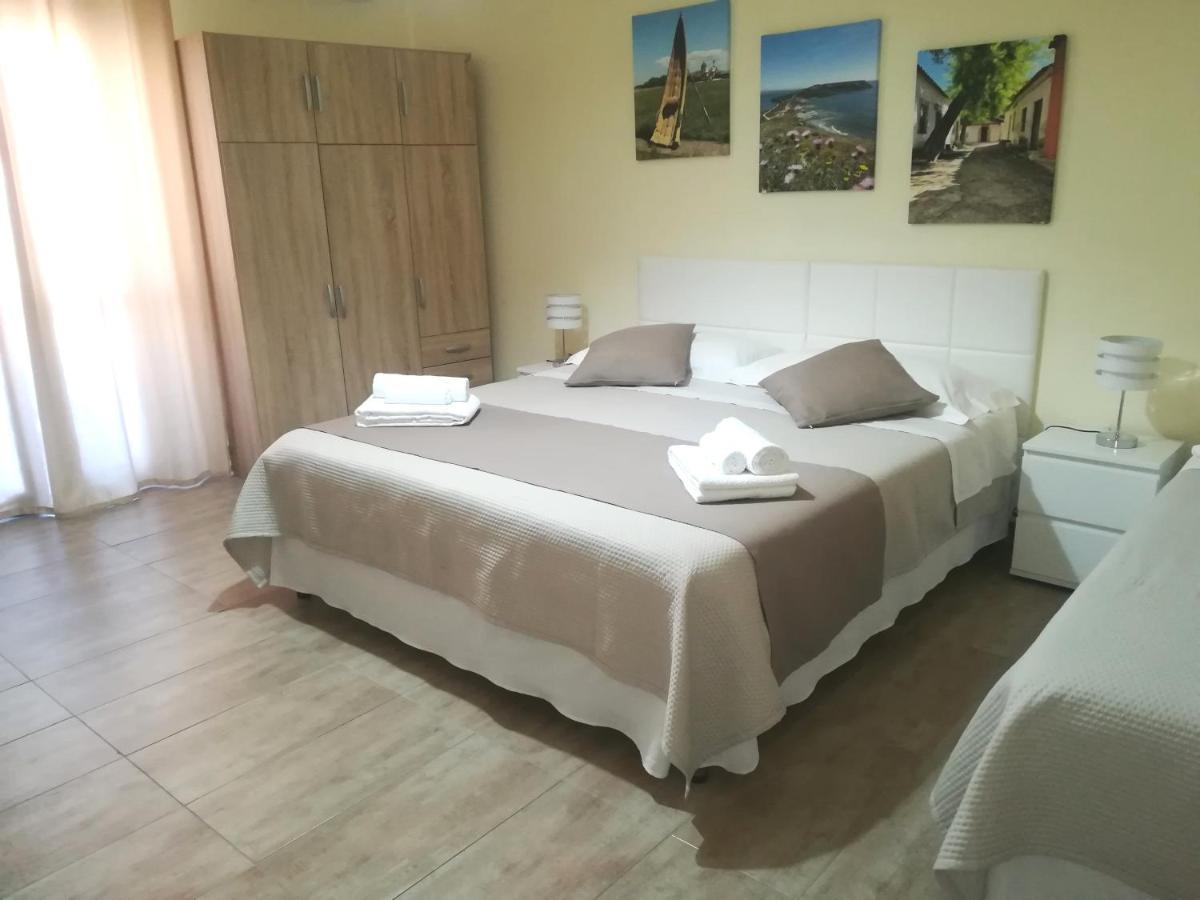 Passi Alterni Apartments Альгеро Екстер'єр фото